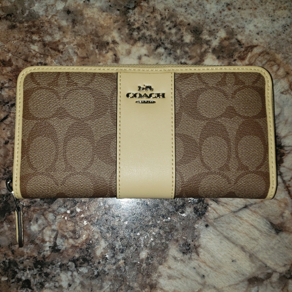 New Coach Wallet